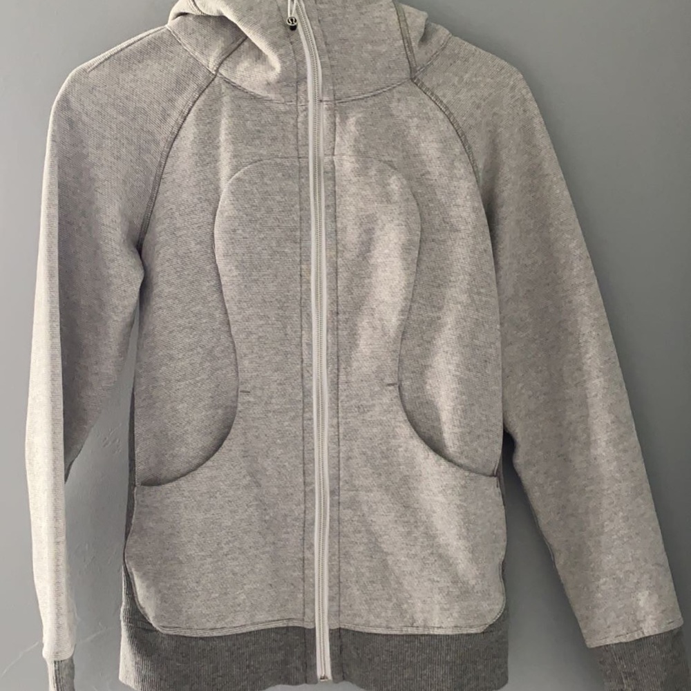 Adorable grey lululemon zip up!